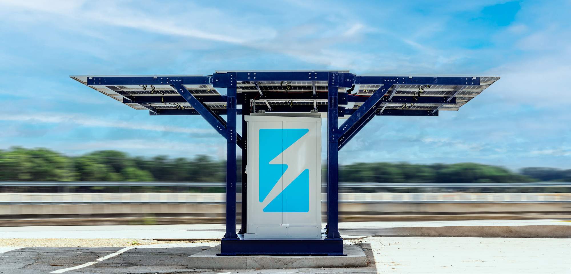 Zunder et VINCI Autoroutes ouvriront trois nouvelles stations de recharge ultra-rapide