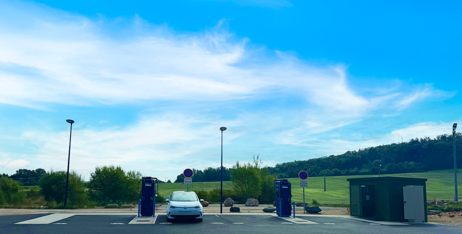 Station de recharge ultra-rapide Zunder à Charmes (Vosges)